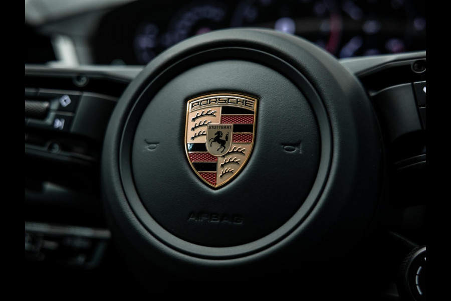 Porsche Cayenne Coupé 3.0 E-Hybrid Black Edition | Sportuitlaat | Stoelverwarming en verkoeling | Sport Chrono |