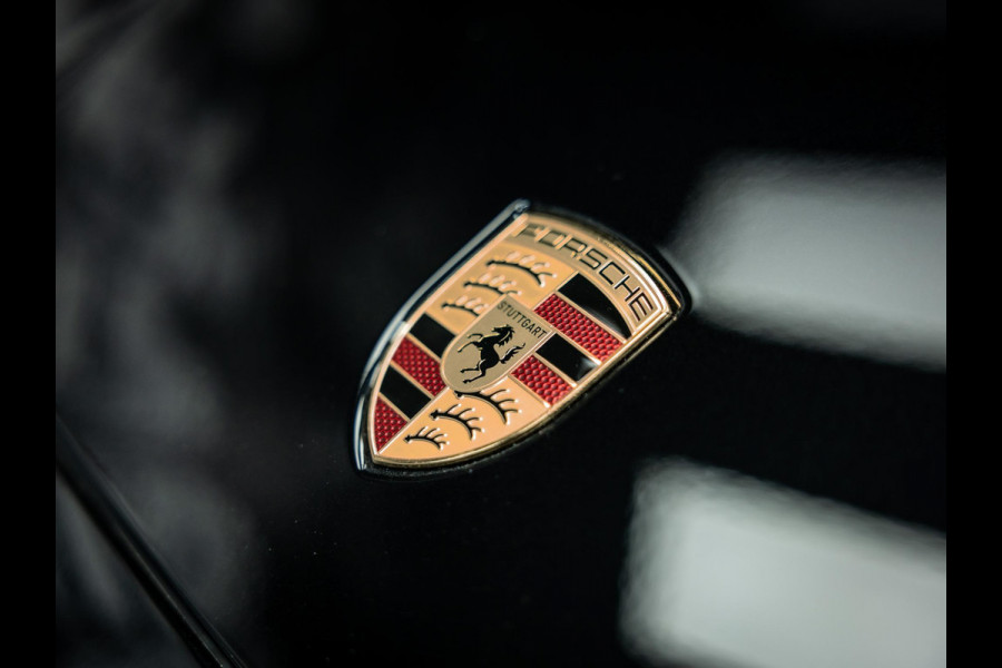 Porsche Cayenne Coupé 3.0 E-Hybrid Black Edition | Sportuitlaat | Stoelverwarming en verkoeling | Sport Chrono |