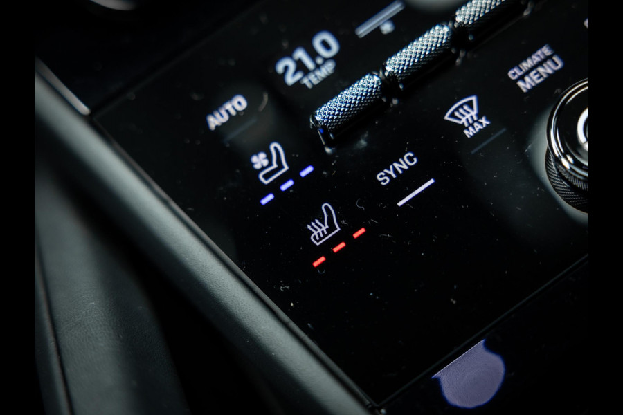 Porsche Cayenne Coupé 3.0 E-Hybrid Black Edition | Sportuitlaat | Stoelverwarming en verkoeling | Sport Chrono |