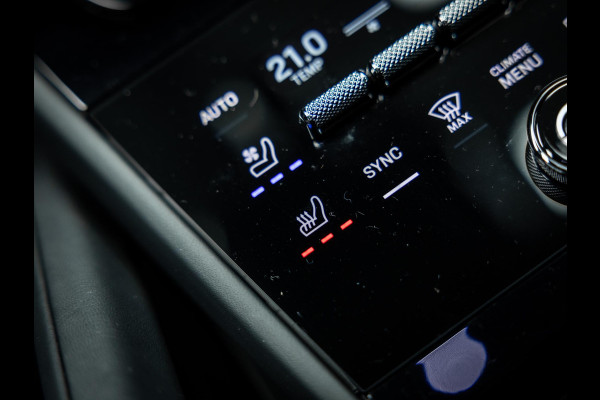 Porsche Cayenne Coupé 3.0 E-Hybrid Black Edition | Sportuitlaat | Stoelverwarming en verkoeling | Sport Chrono |