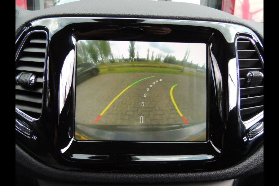 Jeep Compass 1.3T Limited Automaat 150PK | Clima | Xenon | Navi | Keyless | Licht/regen sensor | All-season banden