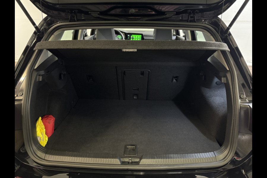 Volkswagen Golf 1.4 eHybrid 204PK DSG STYLE NAVI/CARPLAY/CAMERA