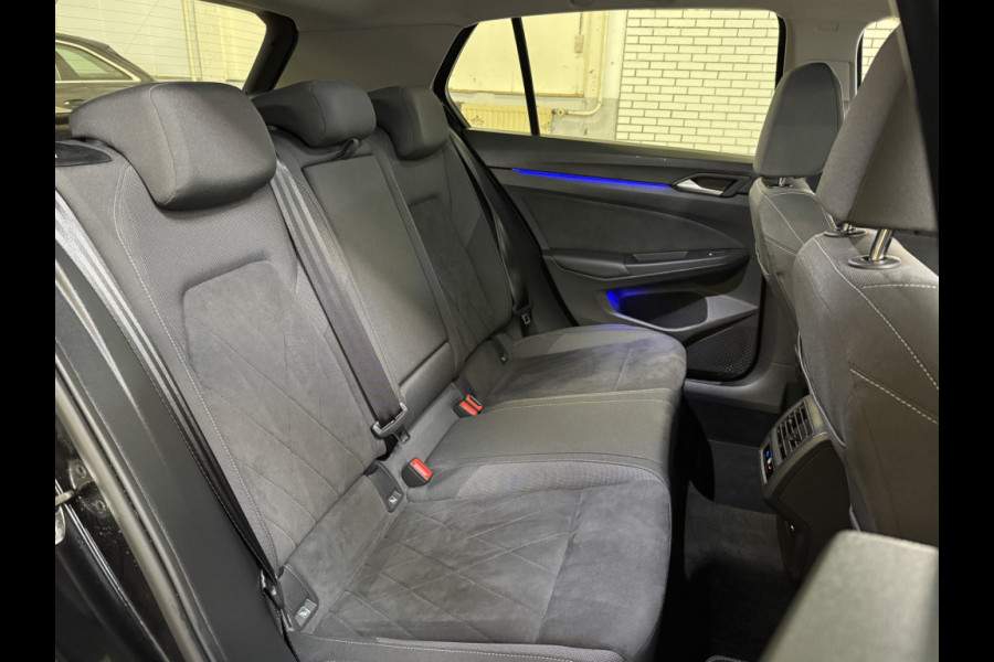 Volkswagen Golf 1.4 eHybrid 204PK DSG STYLE NAVI/CARPLAY/CAMERA