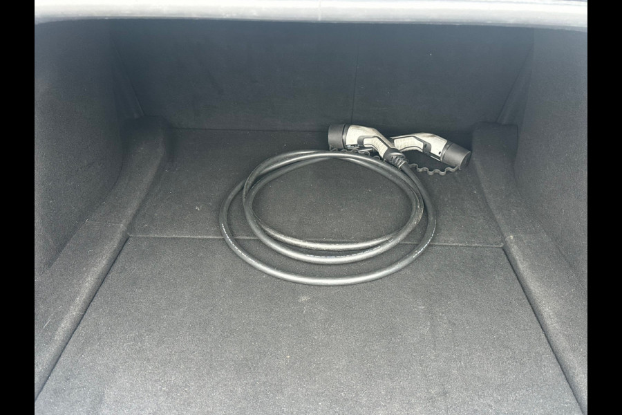 Tesla Model 3 Standard RWD Plus 60 kWh