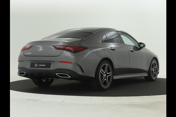 Mercedes-Benz CLA-Klasse 180 AMG Line 5 spaaks lichtmetalen velgen | Nightpakket | Premium Pakket | Distronic | MB-paasweekend