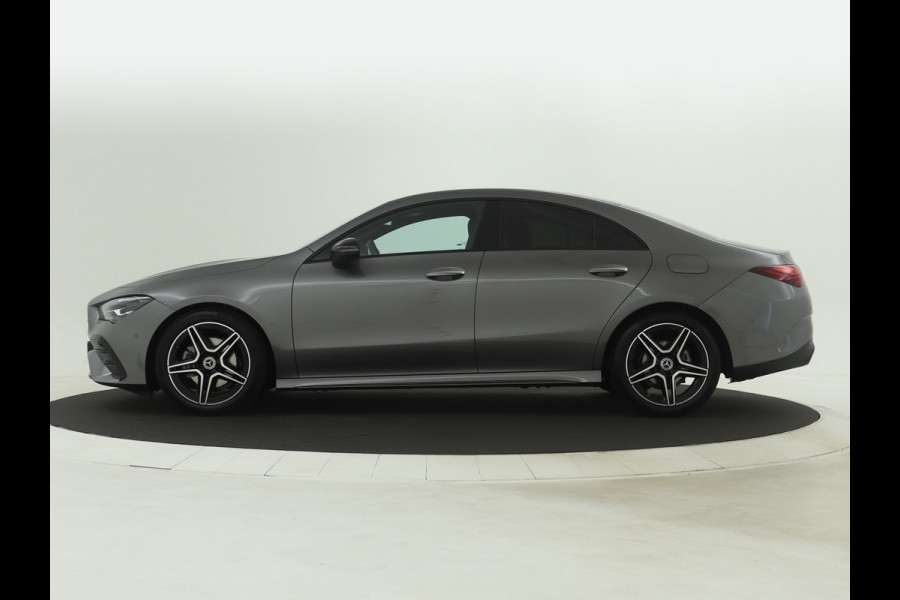 Mercedes-Benz CLA-Klasse 180 AMG Line 5 spaaks lichtmetalen velgen | Nightpakket | Premium Pakket | Distronic | MB-paasweekend