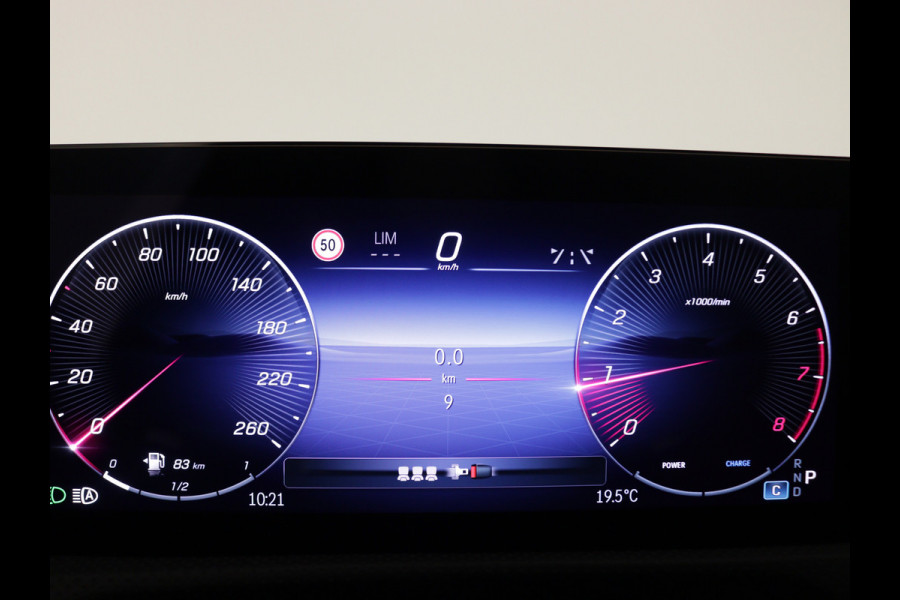 Mercedes-Benz CLA-Klasse 180 AMG Line 5 spaaks lichtmetalen velgen | Nightpakket | Premium Pakket | Distronic | MB-paasweekend