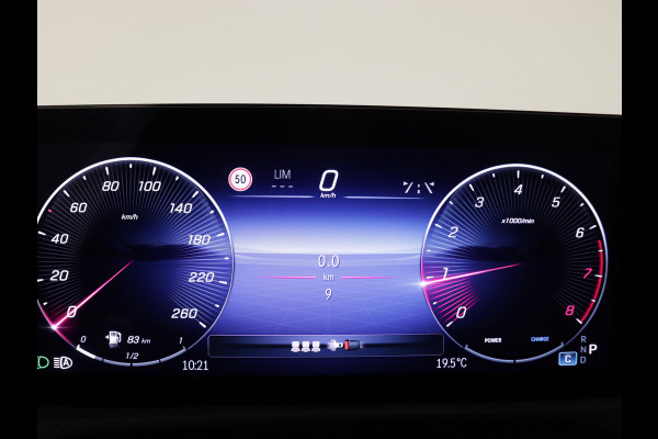 Mercedes-Benz CLA-Klasse 180 AMG Line 5 spaaks lichtmetalen velgen | Nightpakket | Premium Pakket | Distronic | MB-paasweekend