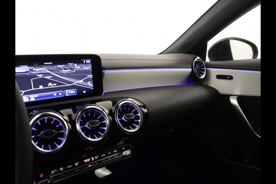 Mercedes-Benz CLA-Klasse 180 AMG Line 5 spaaks lichtmetalen velgen | Nightpakket | Premium Pakket | Distronic | MB-paasweekend