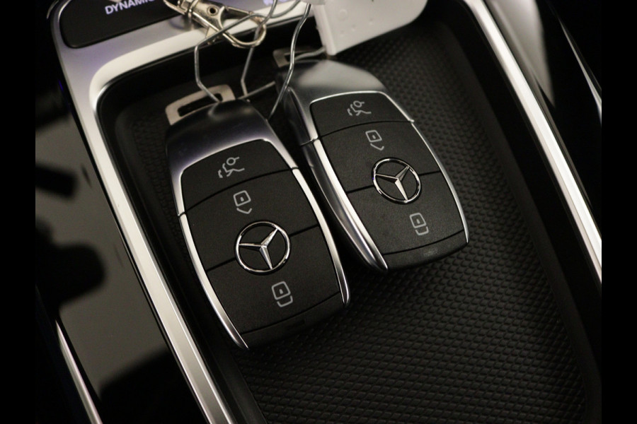 Mercedes-Benz CLA-Klasse 180 AMG Line 5 spaaks lichtmetalen velgen | Nightpakket | Premium Pakket | Distronic | MB-paasweekend