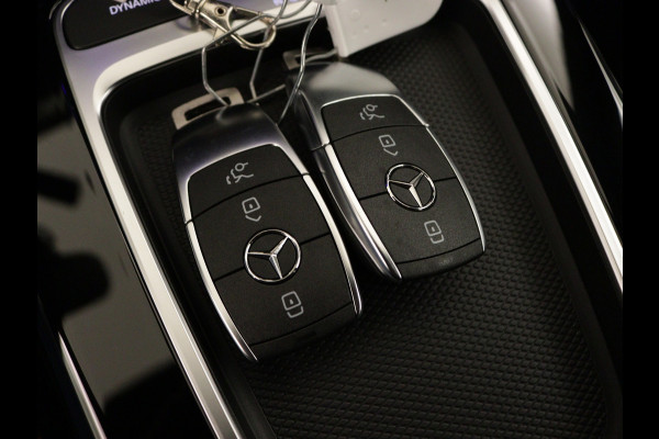 Mercedes-Benz CLA-Klasse 180 AMG Line 5 spaaks lichtmetalen velgen | Nightpakket | Premium Pakket | Distronic | MB-paasweekend