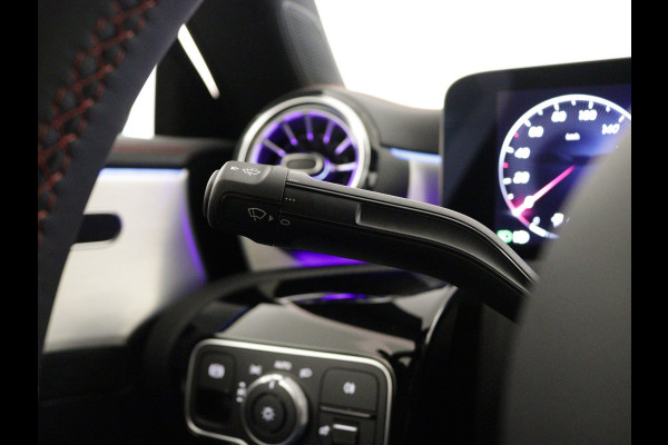 Mercedes-Benz CLA-Klasse 180 AMG Line 5 spaaks lichtmetalen velgen | Nightpakket | Premium Pakket | Distronic | MB-paasweekend