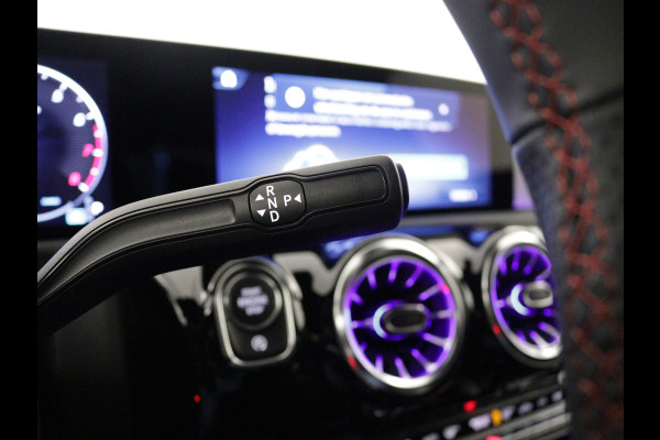 Mercedes-Benz CLA-Klasse 180 AMG Line 5 spaaks lichtmetalen velgen | Nightpakket | Premium Pakket | Distronic | MB-paasweekend