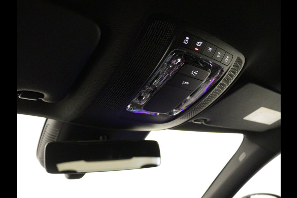 Mercedes-Benz CLA-Klasse 180 AMG Line 5 spaaks lichtmetalen velgen | Nightpakket | Premium Pakket | Distronic | MB-paasweekend