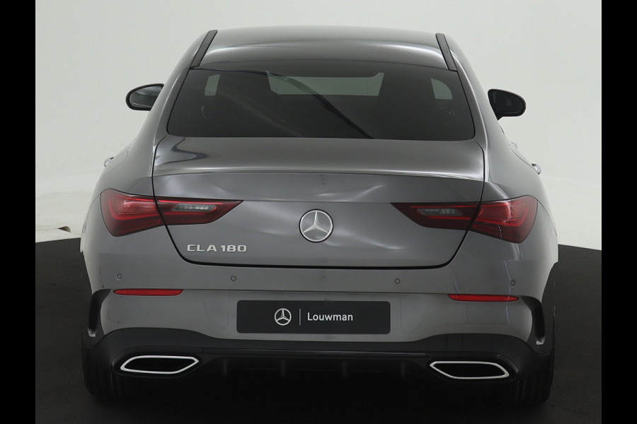 Mercedes-Benz CLA-Klasse 180 AMG Line 5 spaaks lichtmetalen velgen | Nightpakket | Premium Pakket | Distronic | MB-paasweekend