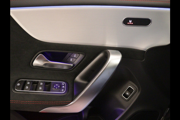 Mercedes-Benz CLA-Klasse 180 AMG Line 5 spaaks lichtmetalen velgen | Nightpakket | Premium Pakket | Distronic | MB-paasweekend