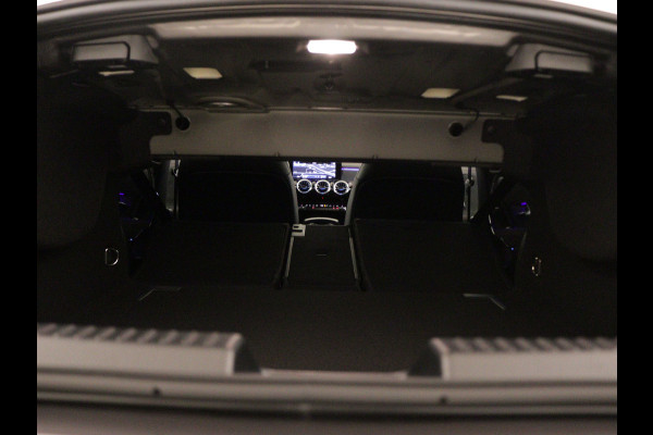 Mercedes-Benz CLA-Klasse 180 AMG Line 5 spaaks lichtmetalen velgen | Nightpakket | Premium Pakket | Distronic | MB-paasweekend