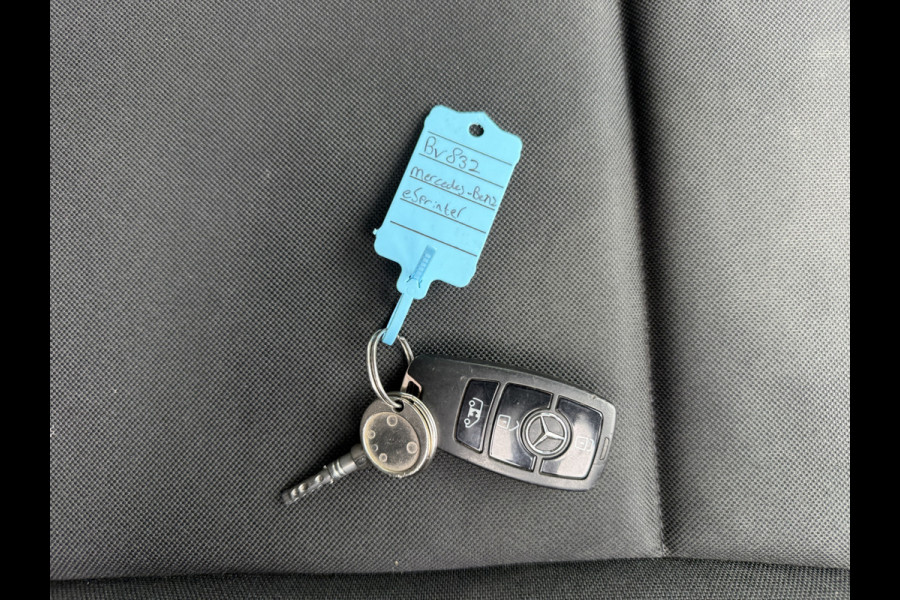 Mercedes-Benz eSprinter 55kWh 168km WLTP 94% (SOH) L2H2 80kw Snelladen Climate Control Camera Stoelverwarming