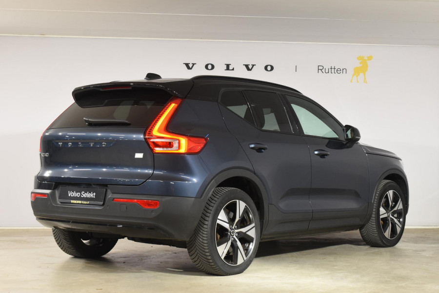 Volvo XC40 231PK Recharge Pure Electric Core Navigatie / Stoelverwarming / Stuurverwarming / Elektrische achterklep / Cruise control / 19" / All season banden