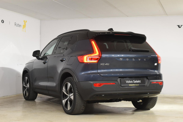 Volvo XC40 231PK Recharge Pure Electric Core Navigatie / Stoelverwarming / Stuurverwarming / Elektrische achterklep / Cruise control / 19" / All season banden