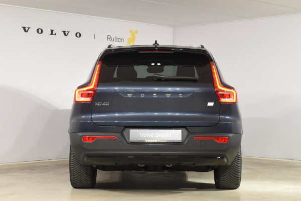 Volvo XC40 231PK Recharge Pure Electric Core Navigatie / Stoelverwarming / Stuurverwarming / Elektrische achterklep / Cruise control / 19" / All season banden