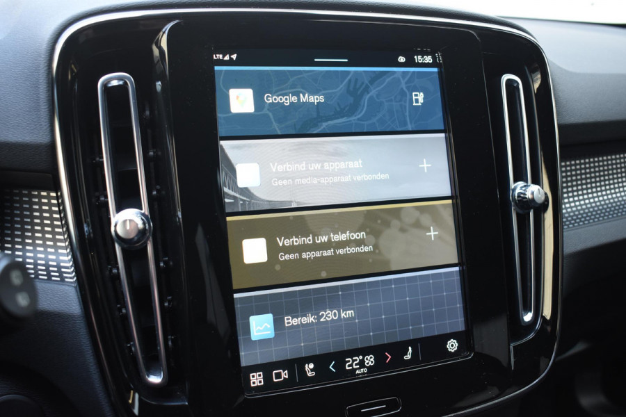 Volvo XC40 231PK Recharge Pure Electric Core Navigatie / Stoelverwarming / Stuurverwarming / Elektrische achterklep / Cruise control / 19" / All season banden