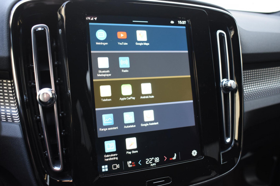 Volvo XC40 231PK Recharge Pure Electric Core Navigatie / Stoelverwarming / Stuurverwarming / Elektrische achterklep / Cruise control / 19" / All season banden