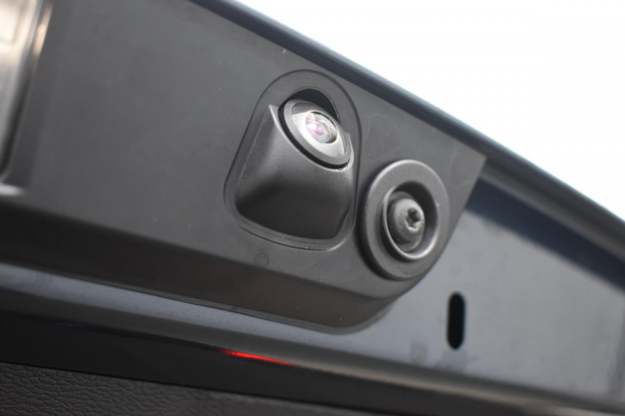 Volvo XC40 231PK Recharge Pure Electric Core Navigatie / Stoelverwarming / Stuurverwarming / Elektrische achterklep / Cruise control / 19" / All season banden