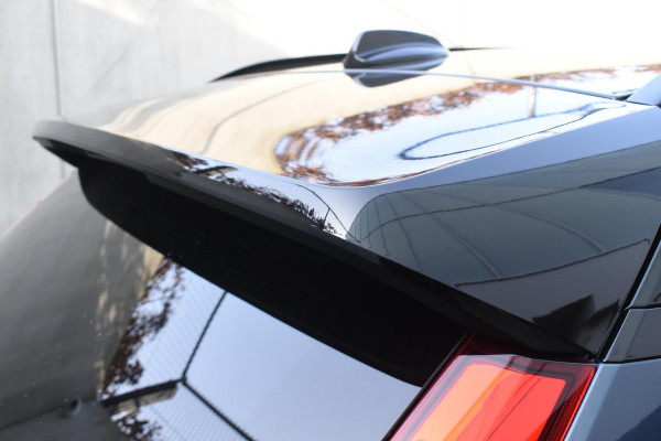 Volvo XC40 231PK Recharge Pure Electric Core Navigatie / Stoelverwarming / Stuurverwarming / Elektrische achterklep / Cruise control / 19" / All season banden