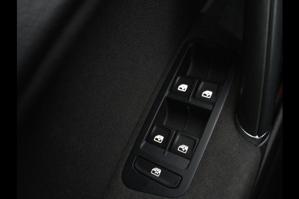 Volkswagen Golf Variant 1.5 TSI Comfortline Business | Adaptive Cruise | Massage | Camera | Carplay | Stoelverwarming | Virtual Cockpit