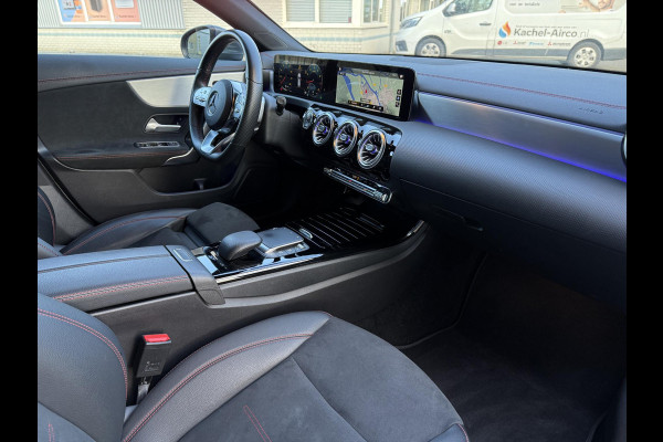 Mercedes-Benz CLA-Klasse Shooting Brake Aut. 180 Business Sol. AMG | Navi | Camera | Sfeer Verlichting |
