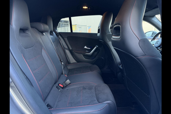 Mercedes-Benz CLA-Klasse Shooting Brake Aut. 180 Business Sol. AMG | Navi | Camera | Sfeer Verlichting |