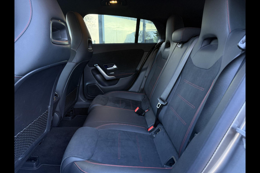 Mercedes-Benz CLA-Klasse Shooting Brake Aut. 180 Business Sol. AMG | Navi | Camera | Sfeer Verlichting |