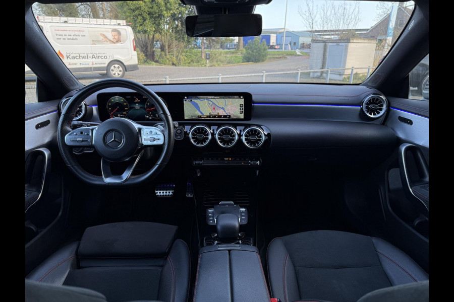 Mercedes-Benz CLA-Klasse Shooting Brake Aut. 180 Business Sol. AMG | Navi | Camera | Sfeer Verlichting |