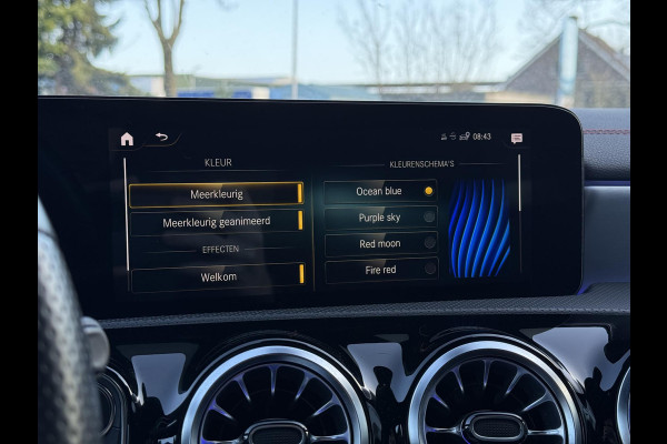 Mercedes-Benz CLA-Klasse Shooting Brake Aut. 180 Business Sol. AMG | Navi | Camera | Sfeer Verlichting |