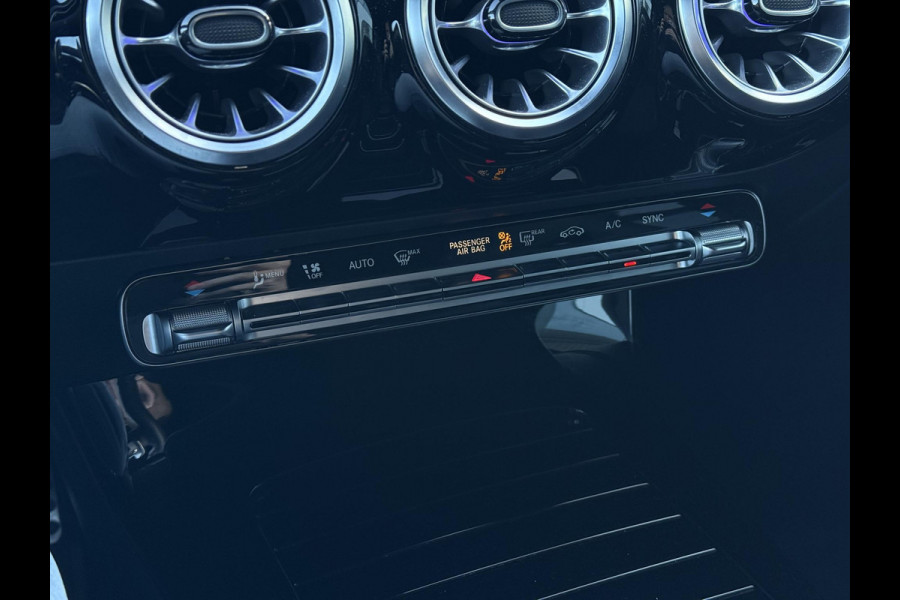 Mercedes-Benz CLA-Klasse Shooting Brake Aut. 180 Business Sol. AMG | Navi | Camera | Sfeer Verlichting |