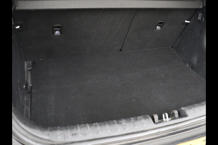 Kia Stonic 1.0 T-GDi MHEV DynamicPlusLine | Adaptive cruise | Carplay | Camera | Keyless | Climate control | DAB | Navigatie | Bluetooth