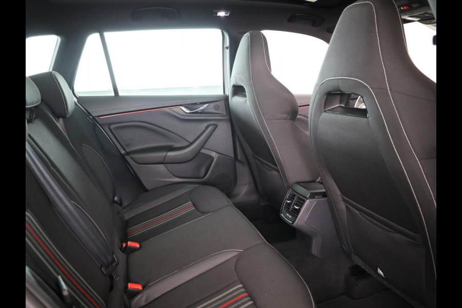 Škoda Kamiq 1.0 TSI Monte Carlo 115 pk Automaat (DSG) | Verlengde garantie | Navigatie | Panoramadak | Parkeersensoren | Achteruitrijcamera | Stoelverwarming |