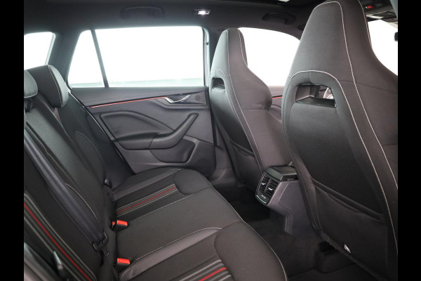 Škoda Kamiq 1.0 TSI Monte Carlo 115 pk Automaat (DSG) | Verlengde garantie | Navigatie | Panoramadak | Parkeersensoren | Achteruitrijcamera | Stoelverwarming |