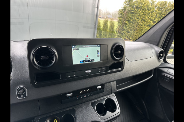 Mercedes-Benz Sprinter 319 CDI 191 PK 9G-TRONIC / BAKWAGEN / LAADKLEP / 17.571 KM !! / LED / 1e EIG. / ZIJDEUR / CAMERA / CRUISE / AIRCO