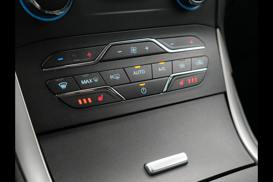 Ford Galaxy 2.0 Titanium 7 Persoons 241pk Automaat Dealer O.H. | Navigatie Full Map | Memory Stoelen Verwarmd | Camera | Apple Carplay | Keyless | Cruise Control |