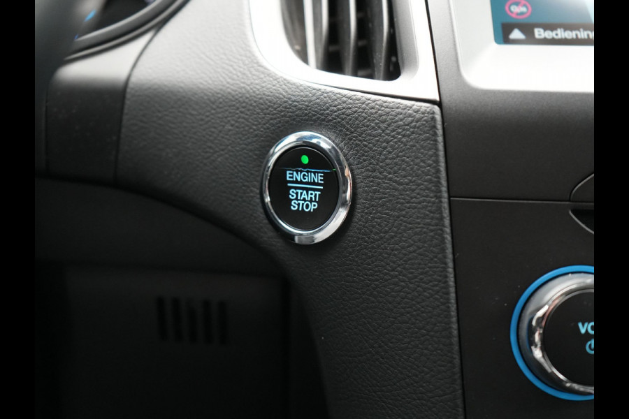 Ford Galaxy 2.0 Titanium 7 Persoons 241pk Automaat Dealer O.H. | Navigatie Full Map | Memory Stoelen Verwarmd | Camera | Apple Carplay | Keyless | Cruise Control |