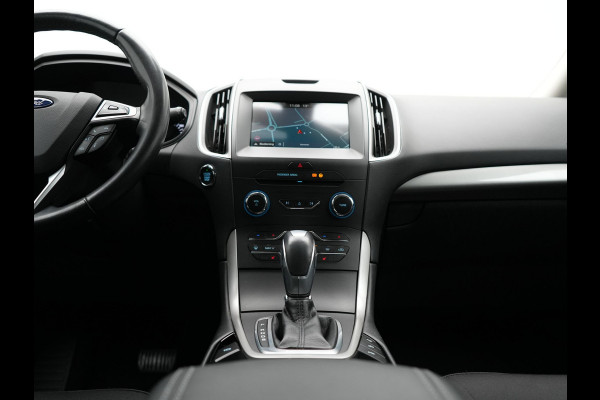 Ford Galaxy 2.0 Titanium 7 Persoons 241pk Automaat Dealer O.H. | Navigatie Full Map | Memory Stoelen Verwarmd | Camera | Apple Carplay | Keyless | Cruise Control |