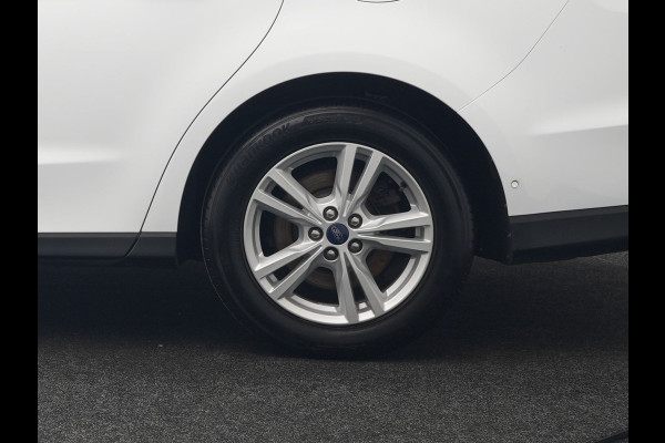 Ford Galaxy 2.0 Titanium 7 Persoons 241pk Automaat Dealer O.H. | Navigatie Full Map | Memory Stoelen Verwarmd | Camera | Apple Carplay | Keyless | Cruise Control |