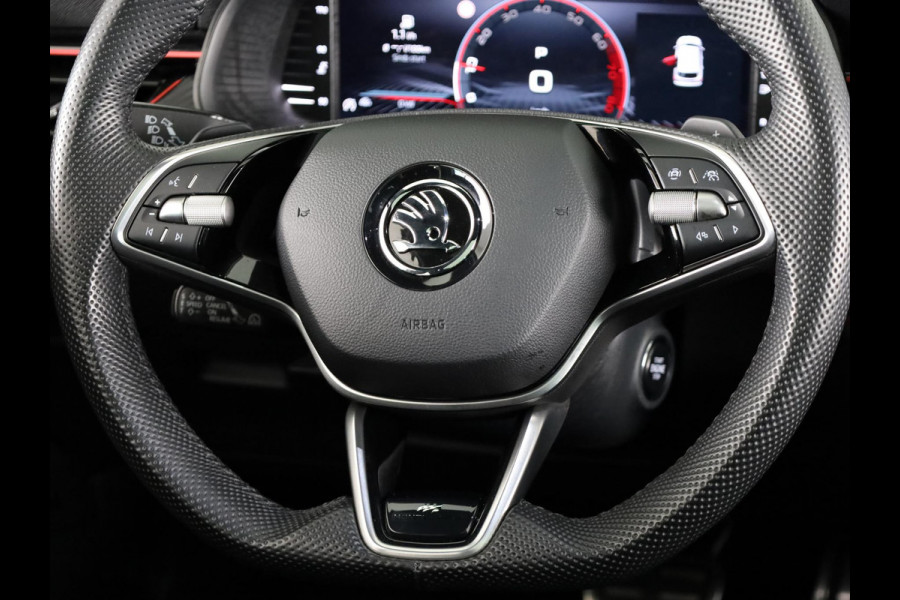 Škoda Kamiq 1.0 TSI Monte Carlo 115 pk Automaat (DSG) | Verlengde garantie | Navigatie | Panoramadak | Parkeersensoren | Achteruitrijcamera | Stoelverwarming |