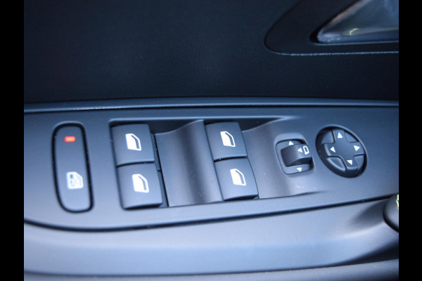 Peugeot 208 1.2 Hybrid 145 e-DCS6 GT 145 PK | ADAPTIVE CRUISE CONTROL | PARKEERSENSOREN MET CAMERA | CLIMATE CONTROL | DEMO