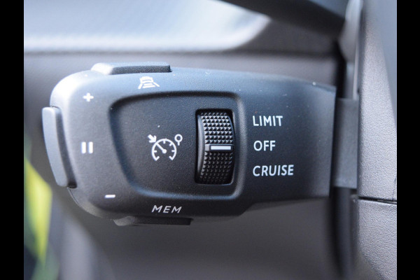 Peugeot 208 1.2 Hybrid 145 e-DCS6 GT 145 PK | ADAPTIVE CRUISE CONTROL | PARKEERSENSOREN MET CAMERA | CLIMATE CONTROL | DEMO