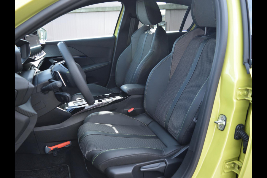 Peugeot 208 1.2 Hybrid 145 e-DCS6 GT 145 PK | ADAPTIVE CRUISE CONTROL | PARKEERSENSOREN MET CAMERA | CLIMATE CONTROL | DEMO