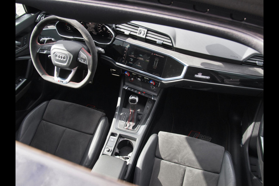 Audi Q3 Sportback TFSI RS | Panoramadak | Bang & Olufsen | Maxton Design | Sport Uitlaatsysteem |