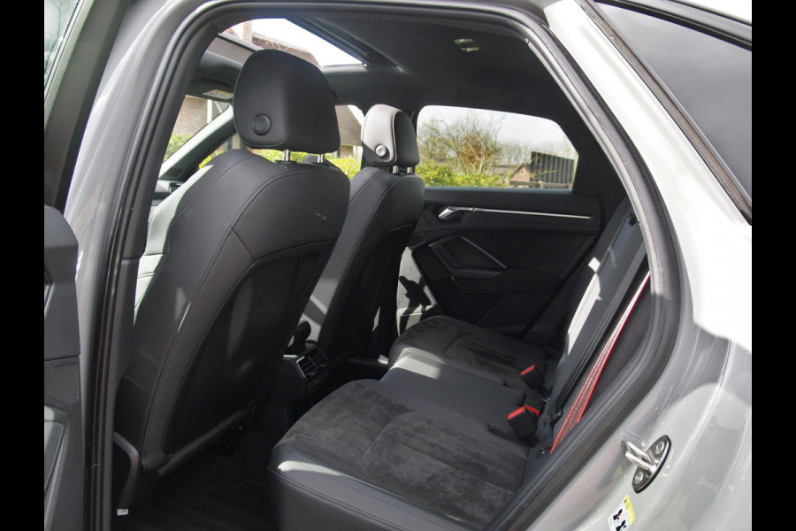 Audi Q3 Sportback TFSI RS | Panoramadak | Bang & Olufsen | Maxton Design | Sport Uitlaatsysteem |